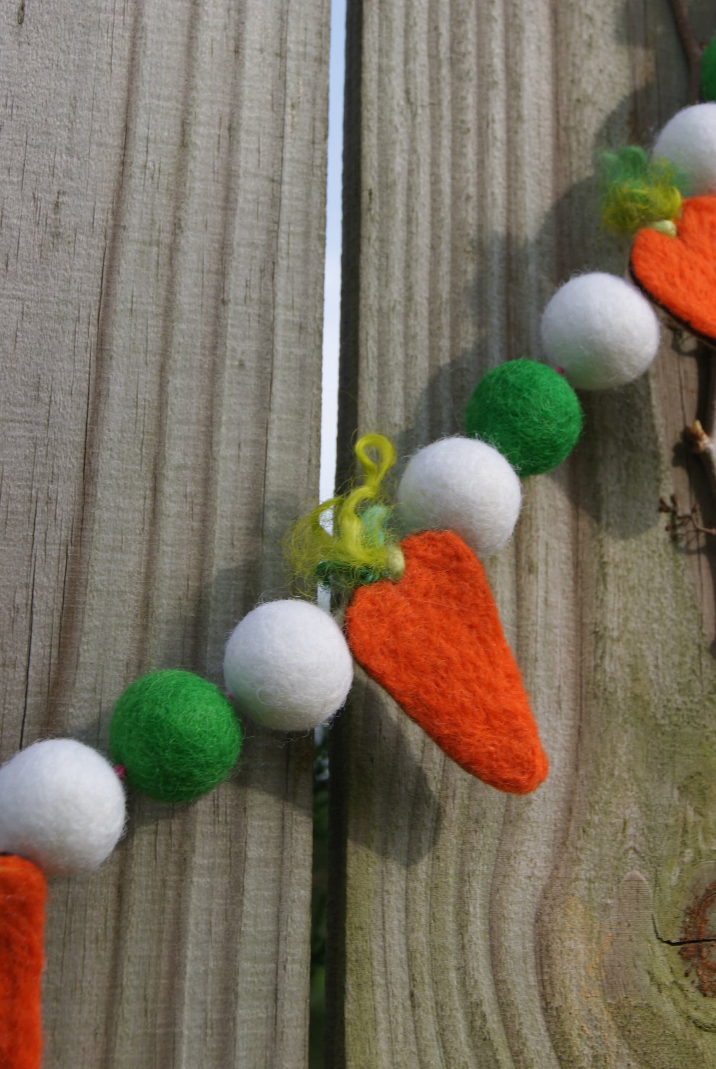 Peter Cotten Tail Garland