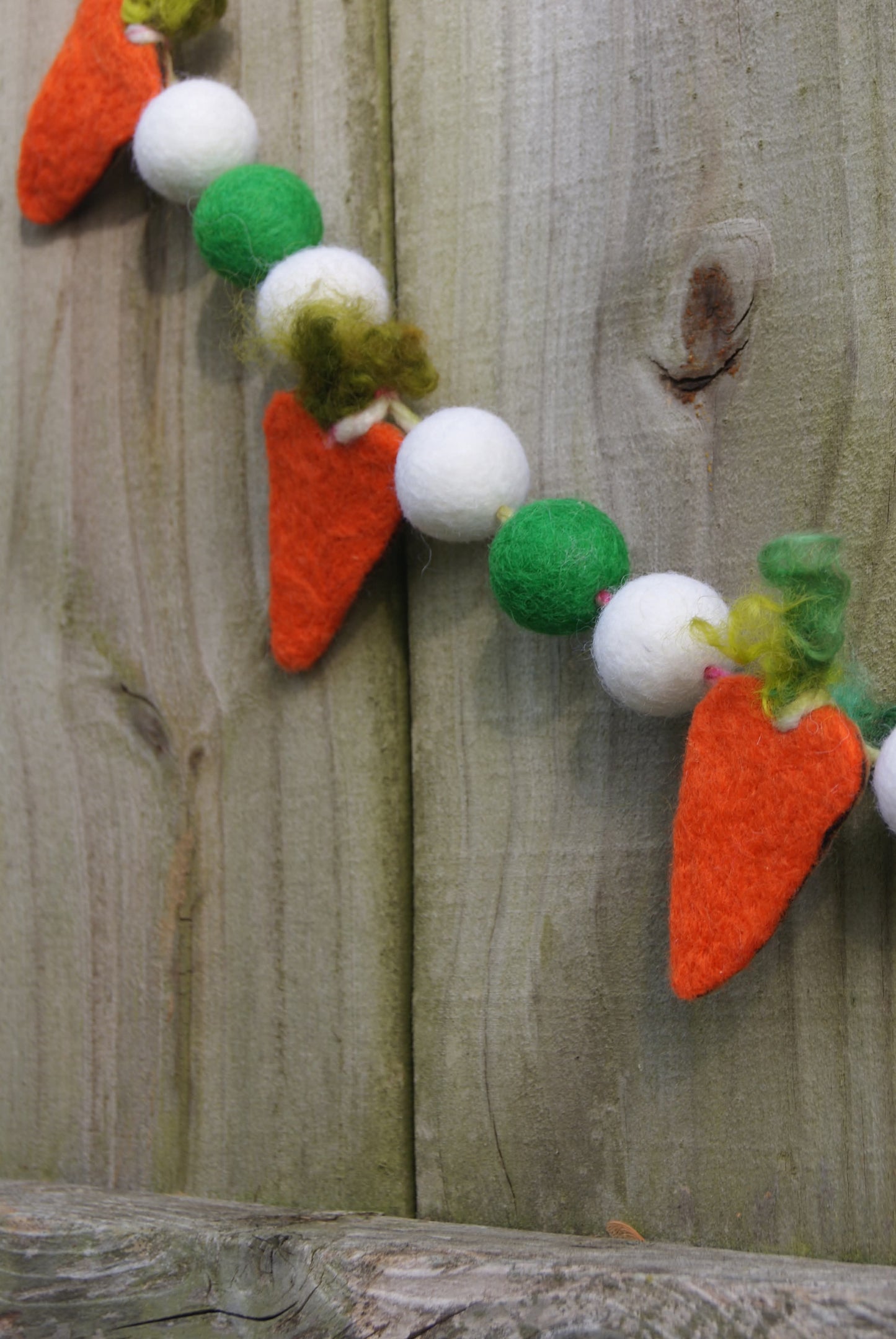 Peter Cotten Tail Garland